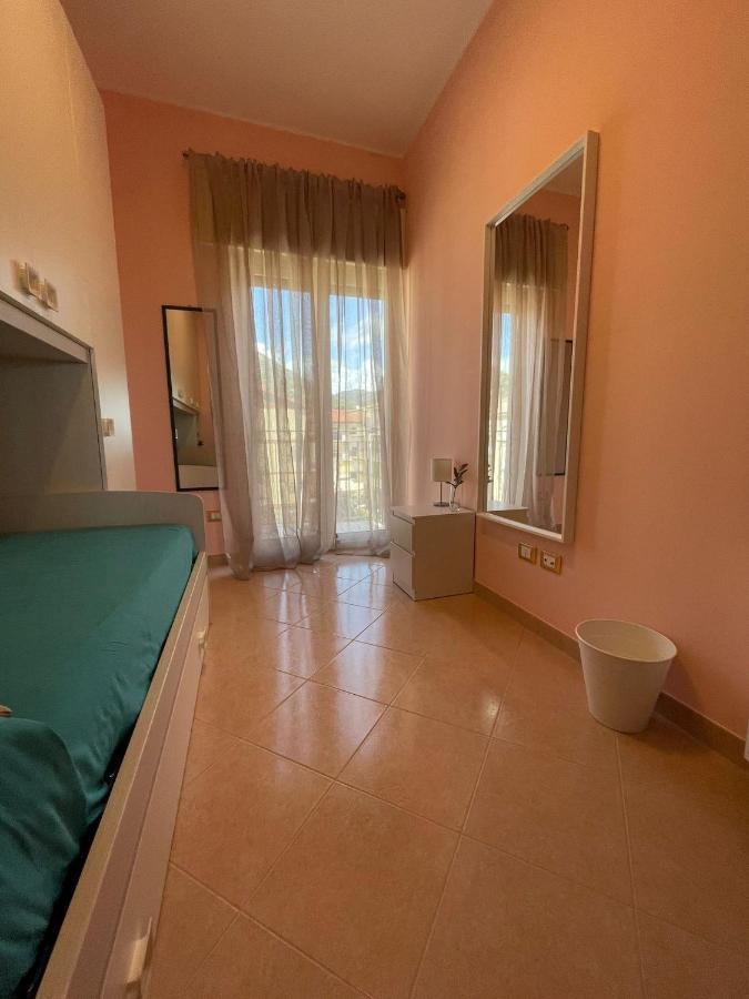 Casa Mediterranea: Appartamento Vista Mare A Soli 200M Dalla Spiaggia 斯佩隆加 外观 照片